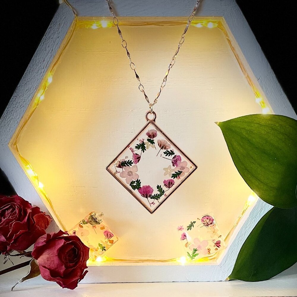 Rose Gold 14" Pink Flowered Resin Necklace and Earing Set - Picture 1 of 4